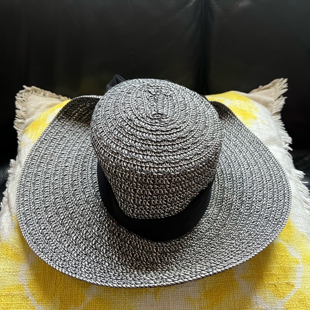 Nine West Black and Gray Wide-Brimmed Hat